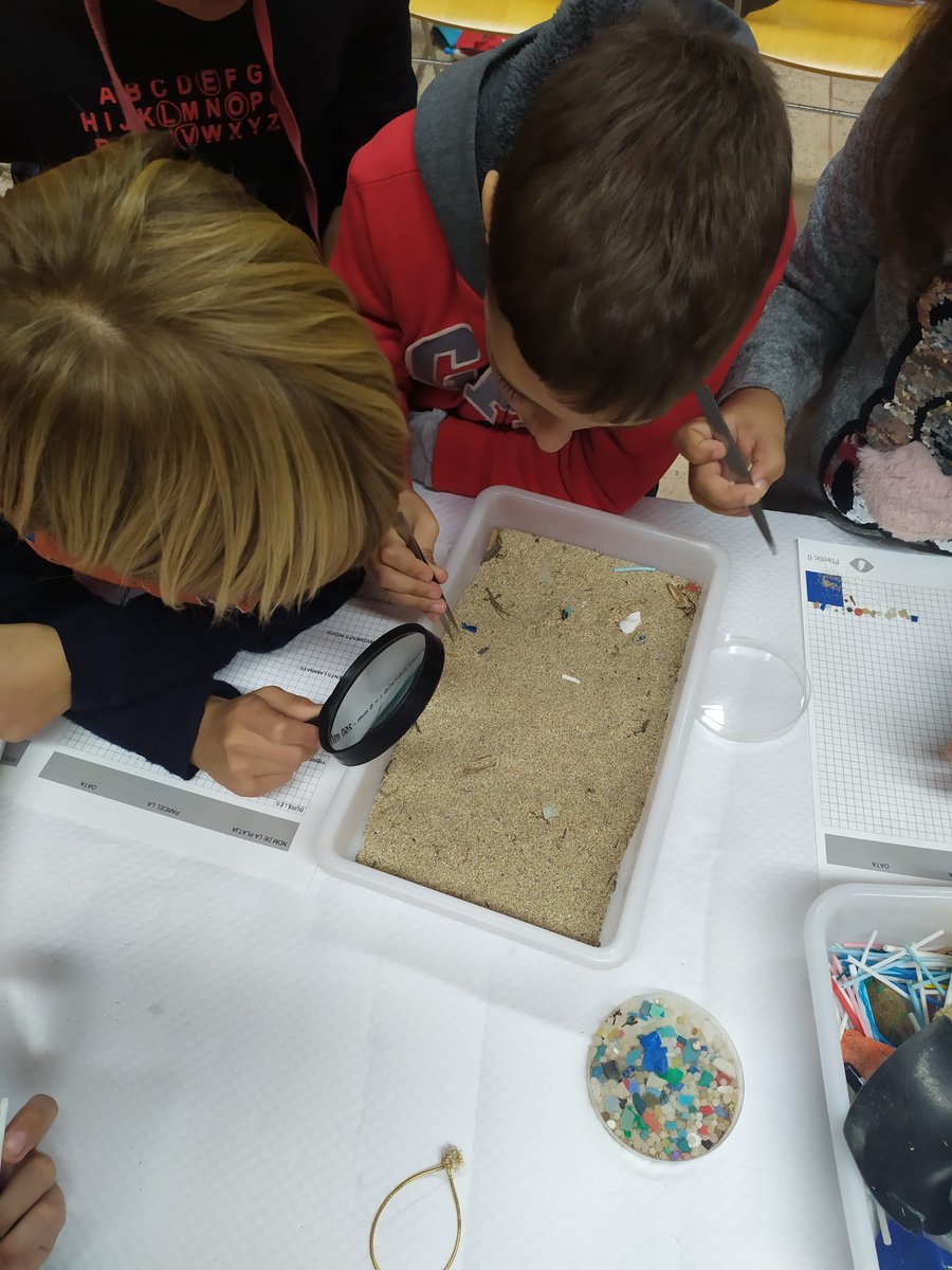 Noctilucamaryc1's tweet photo. Gran visita la de ayer al Museo del Mar de #Sóller‼️😊 @MaritimMallorca
Nos han visitado 48 alumnos de primaria del cole "Gaspar Sabater de Palmanyola"
Han practicado ciencia con el protocolo #Plastic0, testado la salinidad del mar, y conocido el  #Decálogodebuenasprácticas✨ https://t.co/cDNiDTWKGY