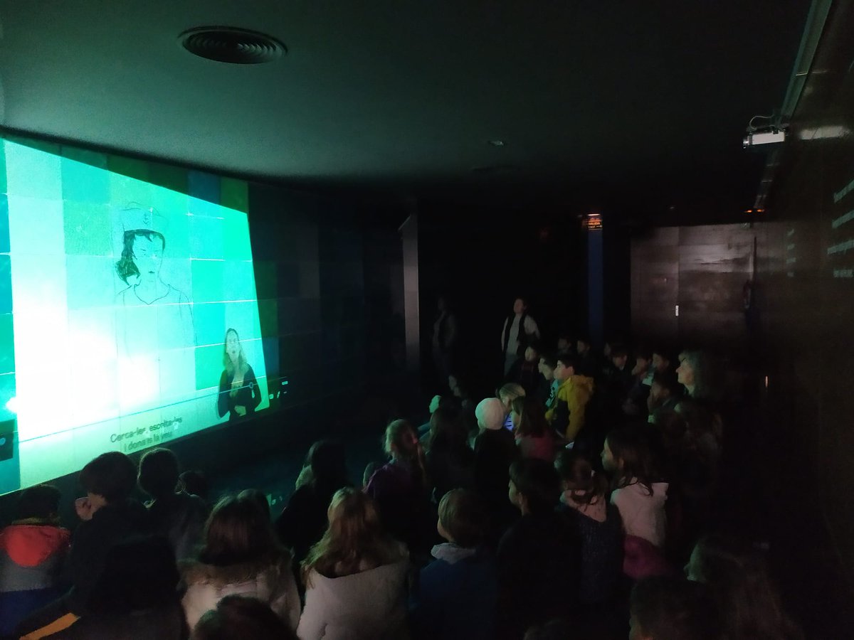 Noctilucamaryc1's tweet photo. Gran visita la de ayer al Museo del Mar de #Sóller‼️😊 @MaritimMallorca
Nos han visitado 48 alumnos de primaria del cole "Gaspar Sabater de Palmanyola"
Han practicado ciencia con el protocolo #Plastic0, testado la salinidad del mar, y conocido el  #Decálogodebuenasprácticas✨ https://t.co/cDNiDTWKGY