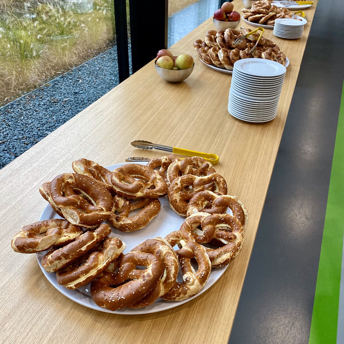As a IT community we need to fix this: 160 registrations, we do plan with a high no show rate but today only 35 show up! Just donated 100+ 🥨 to the local homeless shelter #MVPBuzz #RDBuzz <a href="/msdev_de/">Microsoft Developer</a> <a href="/msdev/">Microsoft Developer</a>