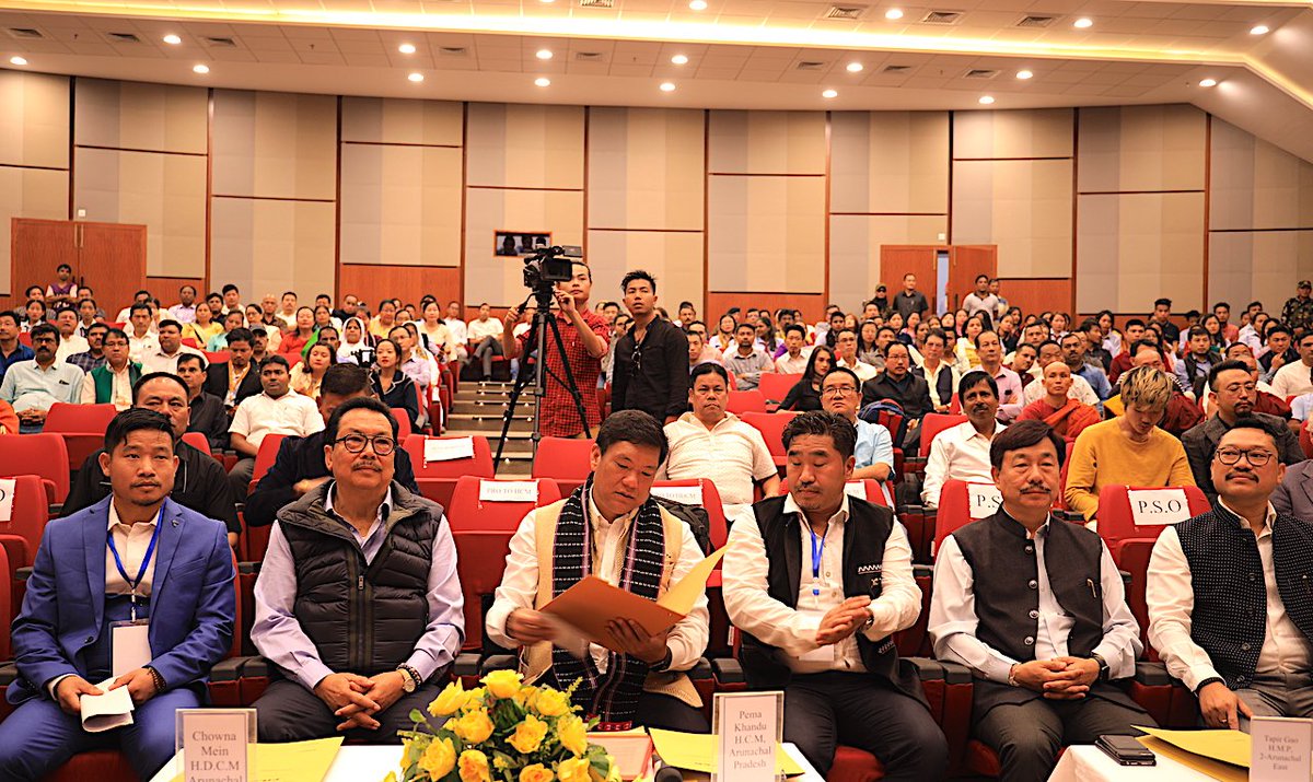 Attended #NationalPressDay organised by State's media fraternity at Namsai. Urged the media to help govt fight corruption. Also witnessed a debate on abrogation of Article 370 and its impact on #northeast. #pressday #PCI @apuwjarunachal @ArunachalDIPR