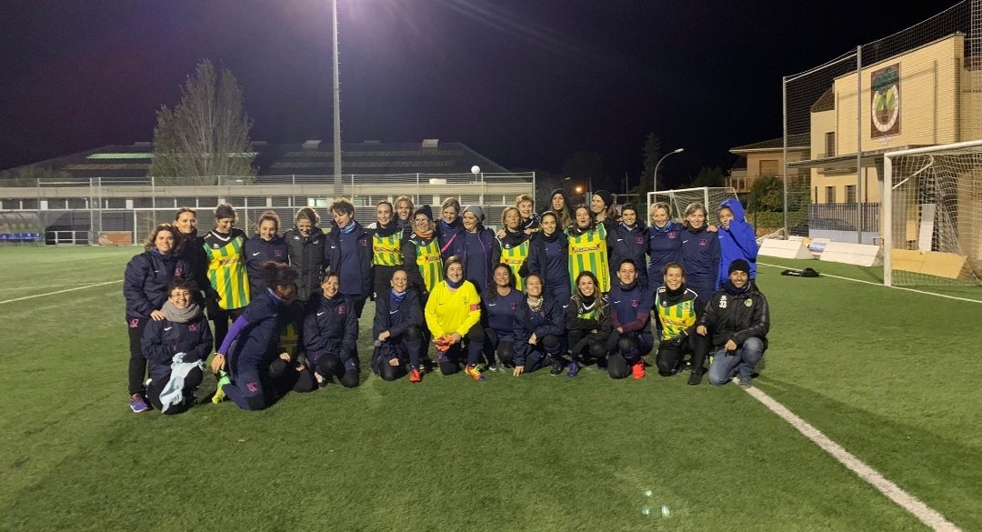 Ahir divendres les Veteranes van jugar el primer partit de la temporada. El resultat va ser CF BEGUES 5  WOMEN SOCCER 0
Bon partit de les veteranes amb gols de meri (3) ruth i vero. Molt bon ambient i sopar conjunt al final. La Setmana vinent els hi tornem visita a <a href="/WSSBarcelona/">Women's Soccer School</a>
