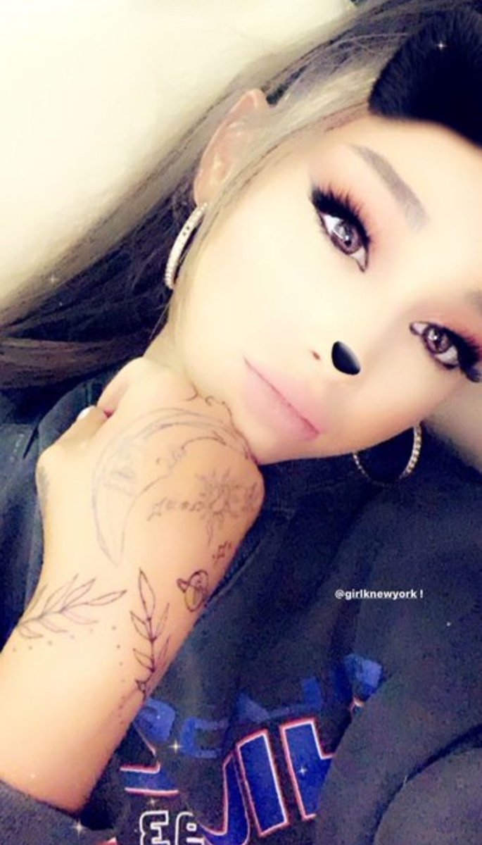 ftwrgrande's tweet photo. the prettiest woman alive @ArianaGrande ʚĭɞ *｡⋆♡⋆☽*･ﾟ https://t.co/9vBrnTMHkL
