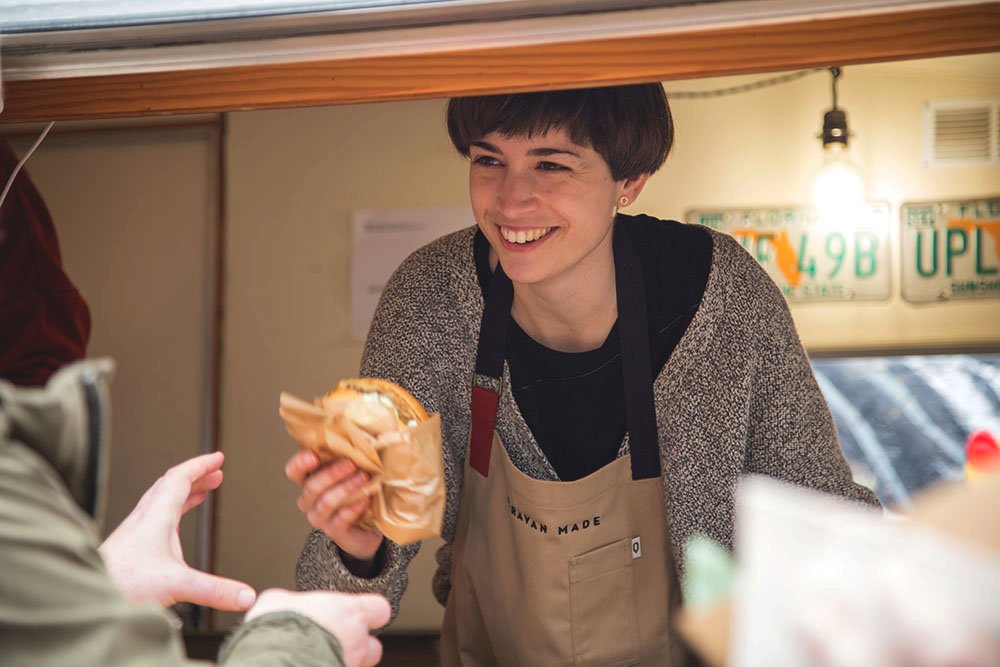 EatStreetBCN's tweet photo. Hoy, @monumental_club de 12h a 22h: #streetfood de #Barcelona y bandas 🔝
🥙🍲 @Masala73_bcn, @agosarats, @WarikeProject, @caravan_made, @casaxica & @LaCherryCoffee & more
🎙️🎧 #XicsnRoll, @hidrogenesse, @urfabrique, @fredcarlquist, @DJPEGATAS, @MetherZacker & more
👉 No falteu! https://t.co/qBQCtOM7e5