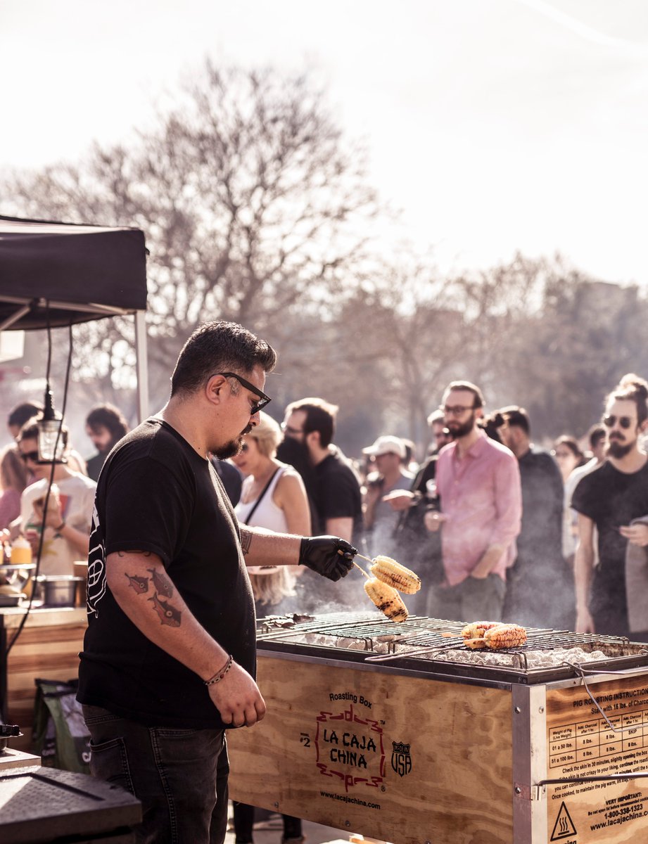 EatStreetBCN's tweet photo. Hoy, @monumental_club de 12h a 22h: #streetfood de #Barcelona y bandas 🔝
🥙🍲 @Masala73_bcn, @agosarats, @WarikeProject, @caravan_made, @casaxica & @LaCherryCoffee & more
🎙️🎧 #XicsnRoll, @hidrogenesse, @urfabrique, @fredcarlquist, @DJPEGATAS, @MetherZacker & more
👉 No falteu! https://t.co/qBQCtOM7e5