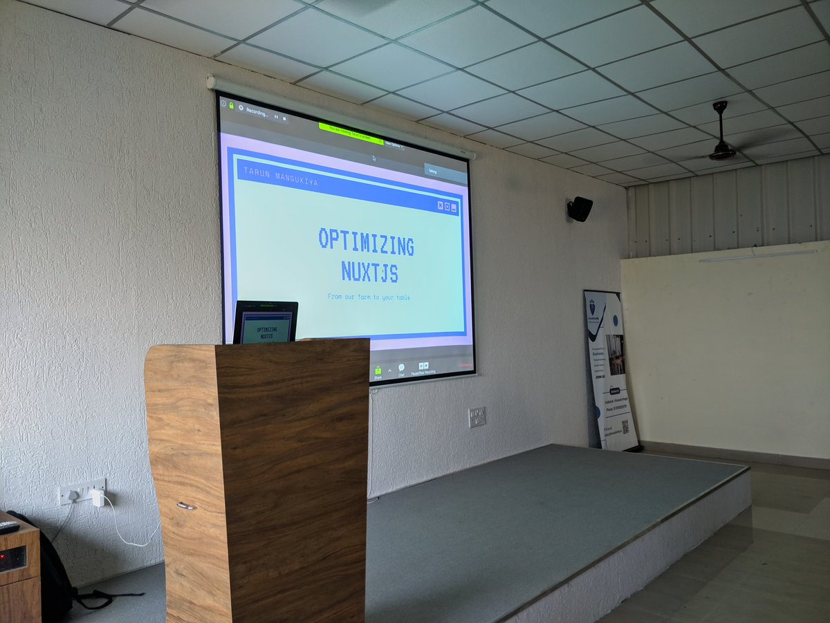 vuehyd's tweet image. We now have @TarunMangukiya showing us how to optimize a @nuxt_js app.

#vuehyd #performance