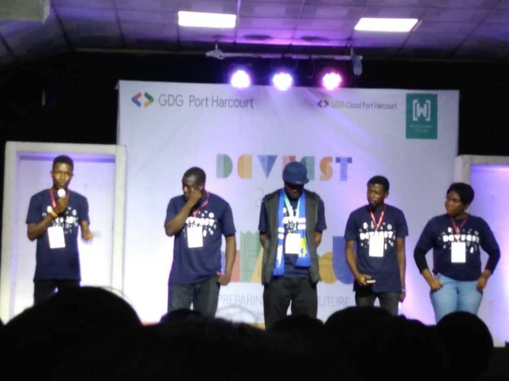 BlessingOg_'s tweet photo. It's happening here live with meet some of the organizers.....@gdg @gdgcloudph @gdgphc @philipobiorah
@ginowinne @tech_bella @ayaosigodfrey
#DEVFEST
#Devfestph
#DevFest19 https://t.co/cbcJBaNAxK