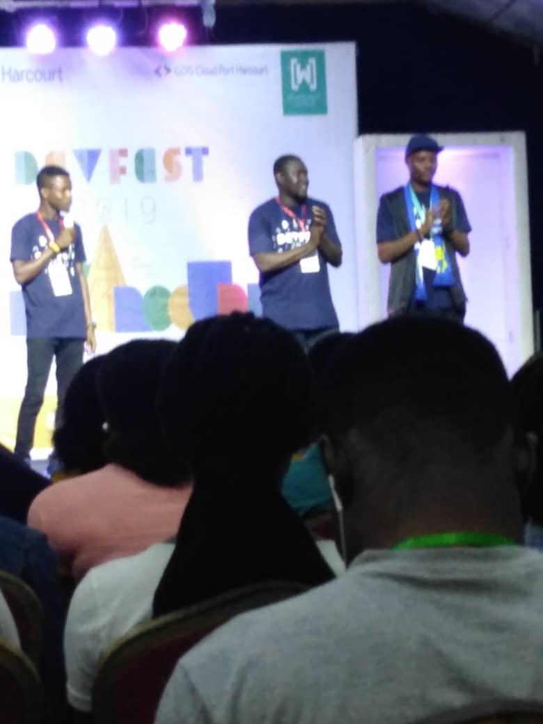BlessingOg_'s tweet photo. It's happening here live with meet some of the organizers.....@gdg @gdgcloudph @gdgphc @philipobiorah
@ginowinne @tech_bella @ayaosigodfrey
#DEVFEST
#Devfestph
#DevFest19 https://t.co/cbcJBaNAxK