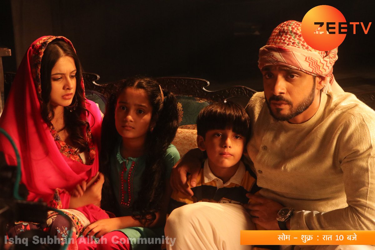 CommunityISA's tweet photo. Zara &amp; Kabeer with kids.

#IshqSubhanAllah #ISA https://t.co/Dp2DVe1Tdl