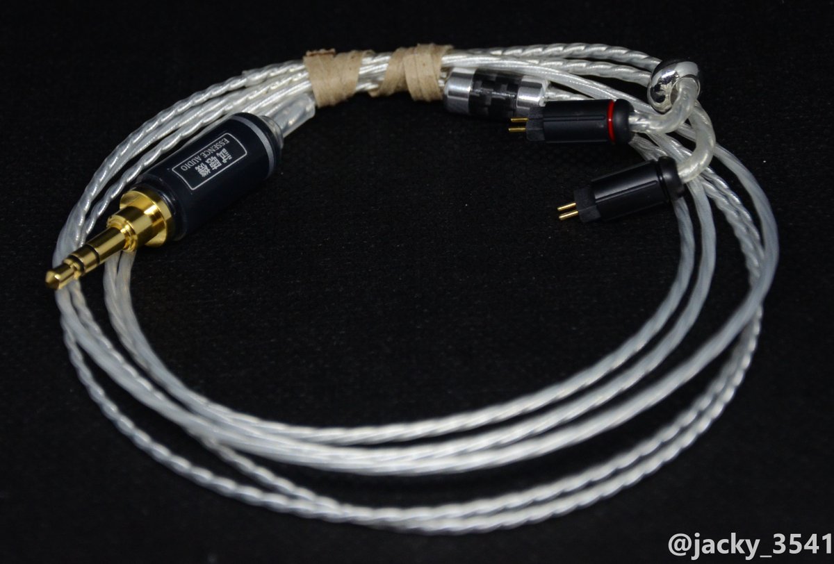 jacky_3541's tweet photo. ESSENCE__AUDIOさんからの試聴機が届きました｡そのケーブルの写真がこちらです。
#ESSENCE__AUDIO
#ESSENCE_Original_wire_16_core https://t.co/6JrPH7Xnfy