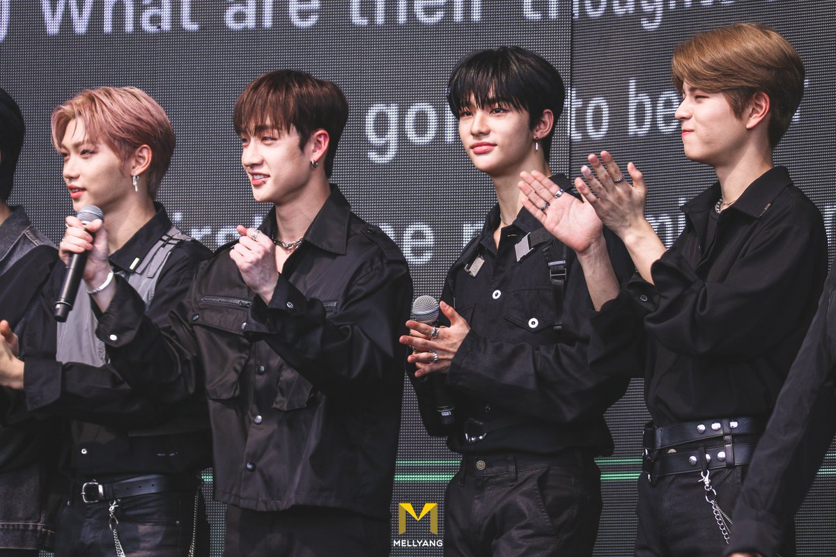 mellyyang22's tweet photo. 191110 #KAMPSingapore #StrayKids
๐ช๐
#Bangchan #Changbin #Seungmin #Han #Jisung #LeeKnow #Felix #Hyunjin #Jeongin #IN #๋ฐฉ์ฐฌ #์ฐฝ๋น #์น๋ฏผ #ํ์ง์ฑ #์ง์ฑ #์ด๋ฏผํธ #๋ฆฌ๋
ธ #ํ๋ฆฌ์ค #ํ์ง #์ ์ธ #์์ด์ #์คํธ๋ ์ดํค์ฆ #์คํค์ฆ https://t.co/YcQQK41suC