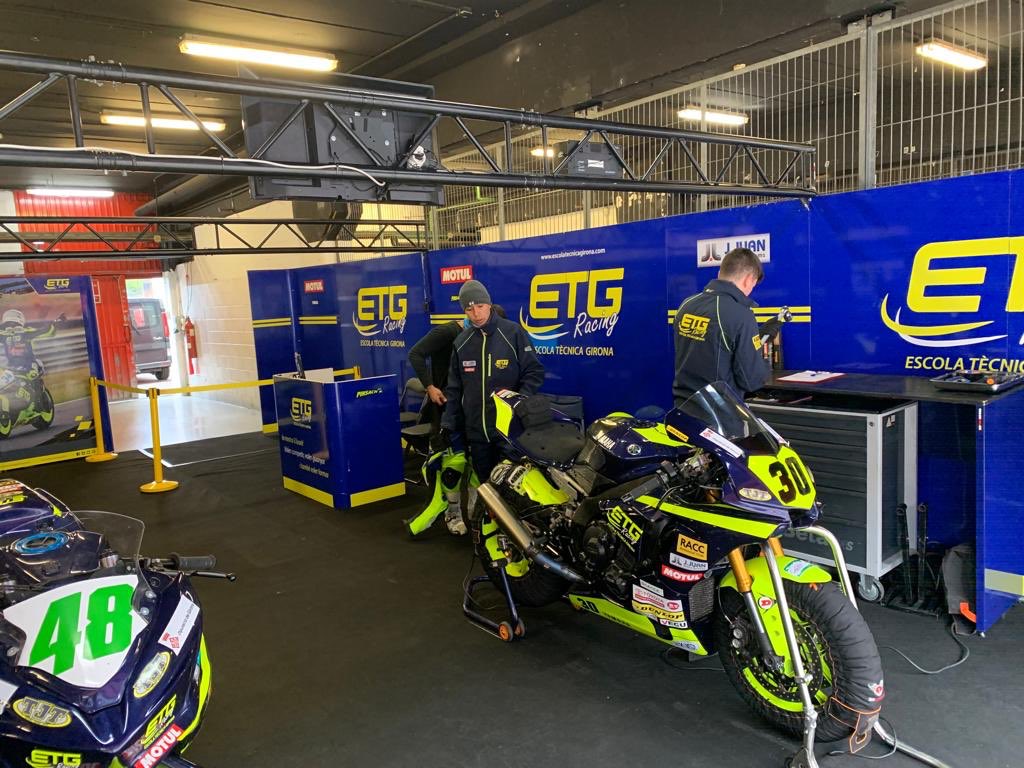 ¡Segunda posición de Joan Zamorano en los entrenamientos cronometrados de la Yamaha R1 Cup en Montmeló! ¡Grande Joan! Y esta tarde Nil Roig intentará también conseguir una buena posición en la crono del CIV. ¡Vamos ETG Racing (Escola Técnica Girona)! ¡Gassssss! 👏🔝👌🚦🏁🔥