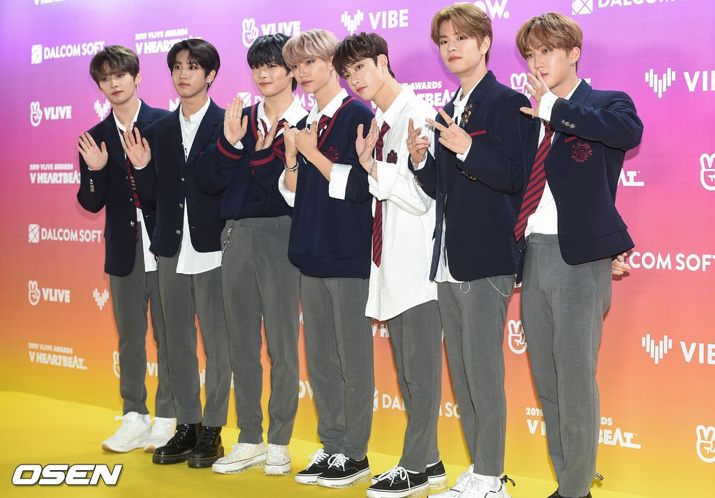 TXT  2019 VLIVE HEARTBEAT ポストカード TXT 2019 VLIVE HEARTBEAT ポストカード Stray Kids Global on X: