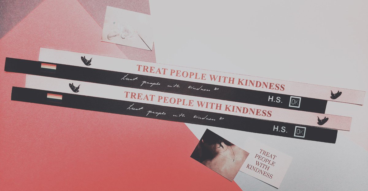 ghostiemedicine's tweet photo. HARRY STYLES WRISTBANDS GIVEAWAY
because #LoveOnTour and #FineLine are coming and we're all stressed !!!

- open worldwide
- for nice people only 😊😄
- reply with your fav pic/gif of Harry
- like/rt this tweet
- ends in 24 hours

Good luck ! https://t.co/7nvxHhePOe
