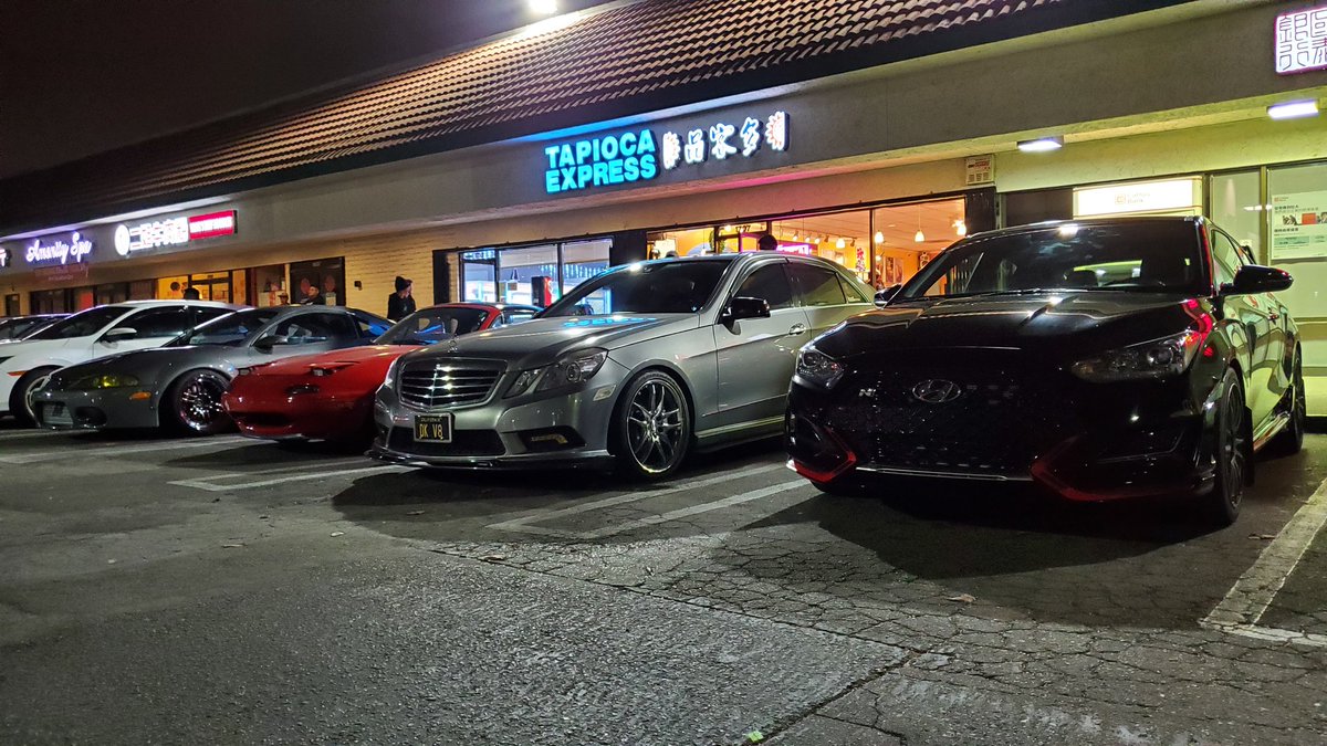 auto_delight's tweet photo. Went to #TapiocaExpress to meet up with friends. Ended up at a #Carmeet and found am #RX8 buddy! #Mazda #Miata #VelosterN #Corvette #DSM https://t.co/qM6TONM7ZV