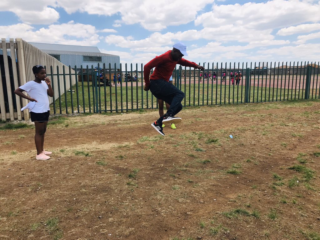 Auruminstitute's tweet photo. [#AurumOnTheGround]

Time for some edutainment which includes indigenous games, sack race and soccer. 

📍: Sam Ntuli Stadium 

#Zithole https://t.co/kOG4p5ejwk