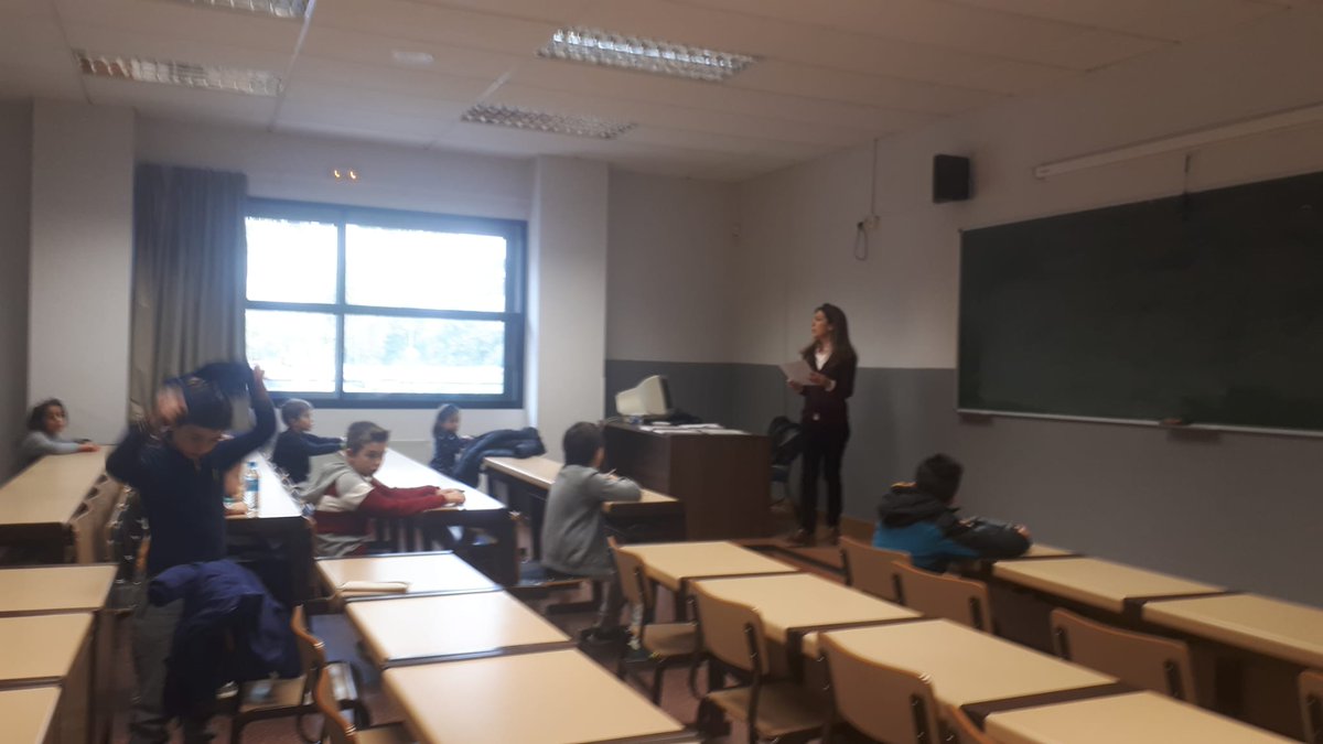 UbuIngenio's tweet photo. Hoy en la Facultad de Educación se está realizando la prueba de acceso al Nivel 1 del programa #Ingenio por los orientadores de @educacyl,un programa de @UBUinvestiga https://t.co/6XfK66TfSp