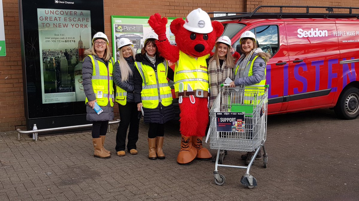 echodkinson's tweet image. Down at @AsdaBolton today with some of the @yourseddon team collecting for @UrbanOutreachUK