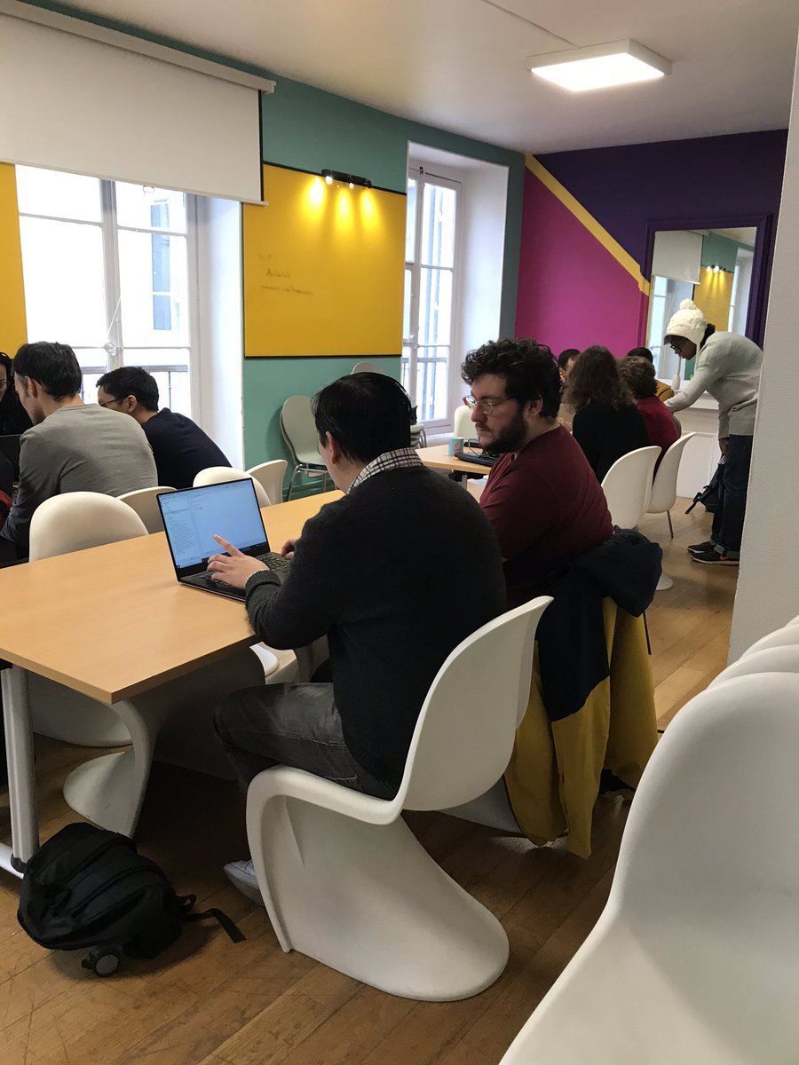 ZinebBendhiba's tweet image. #coderetreat à Paris, 2ème itération #TDD ping pong avec contraintes  #craft #TDD #gdcr19 @cindyliwenge  (locaux de @ArollaFr )