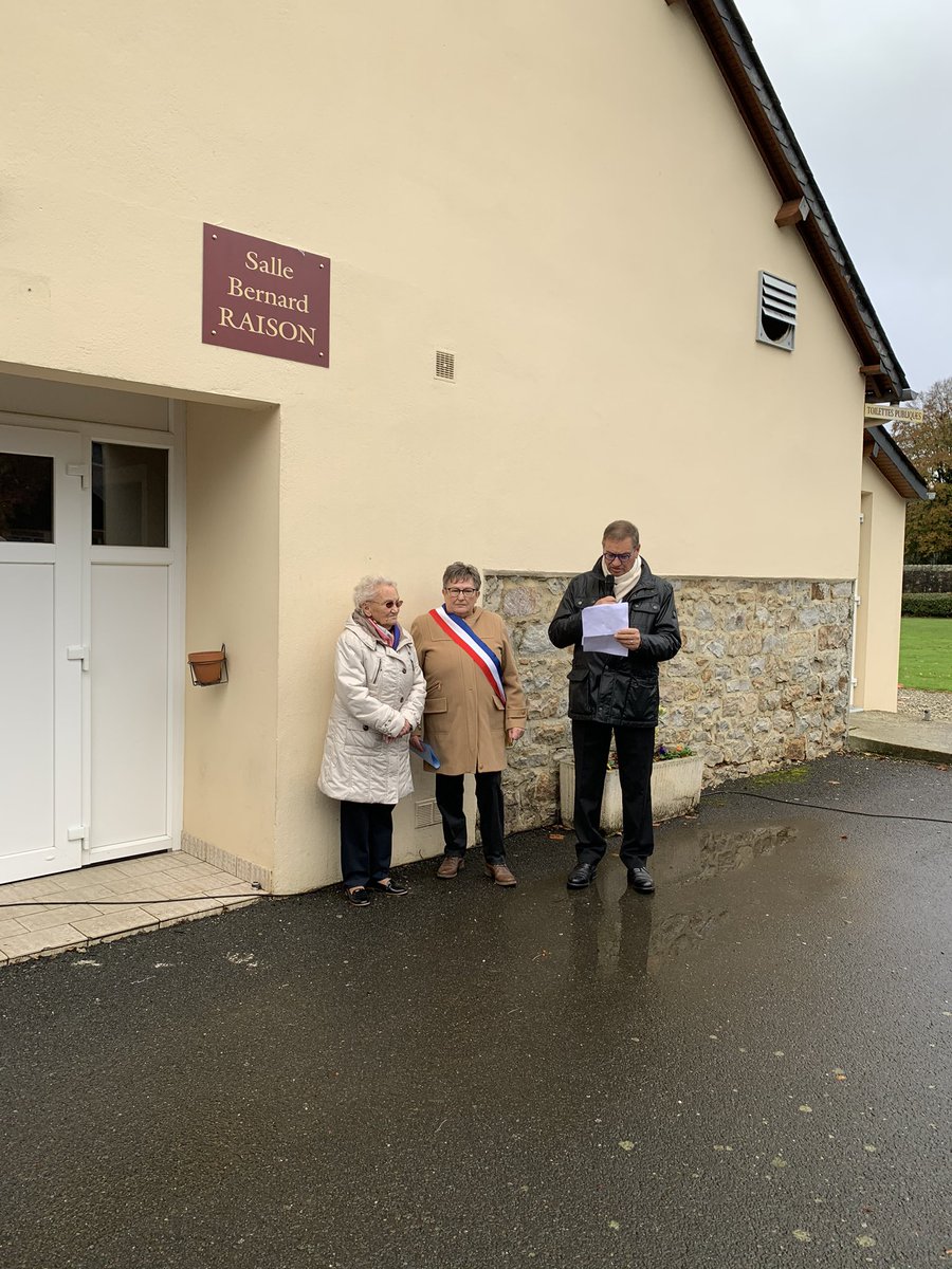 senateur61's tweet photo. Inauguration salle Bernard Raison ancien maire de #Perrou avec @Joaquim_PUEYO .Hommage à un élu au grand cœur ! https://t.co/sQZ3lonf0Q