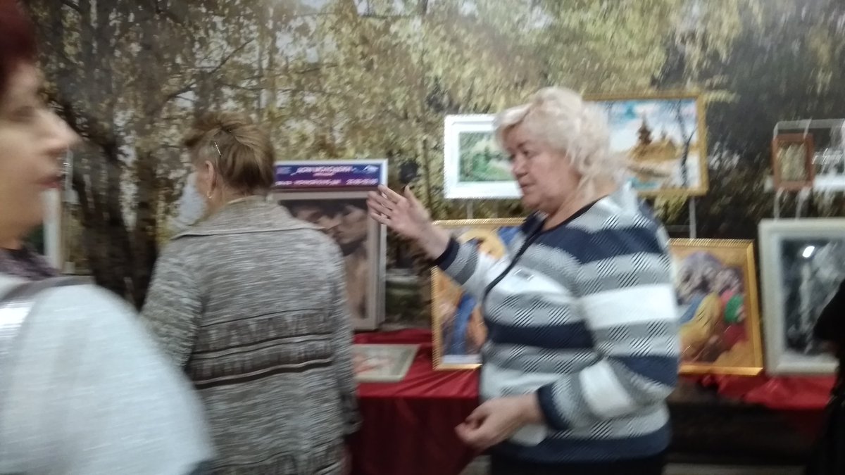 Жители г. Заречного, пришедшие в Центр здоровья и досуга 15.11.19 на вечер отдыха, познакомились с книжной выставкой "Медики в тылу и в бою". А также, смогли увидеть вышивки, фотографии, куклы, сделанные работниками МСЧ-59. Вечер был посвящён победе в Великой Отечественной войне