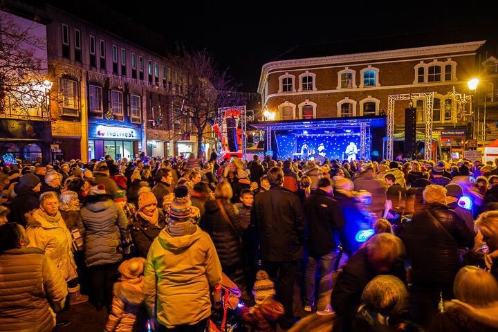 TheLittleItalianVan (@italianvan) on Twitter photo Many thanks to all of the team <a href="/NantwichTC/">NantwichTownCouncil</a> at last nights LIGHT-SWITCH-ON Amazing to see so many people enjoying this Annual event. Also to the team of #NantwichLitterPickers making sure the town centre was clean and tidy and <a href="/PoliceNantwich/">Nantwich Police</a> keeping the area safe & trouble free Many thanks to all of the team <a href="/NantwichTC/">NantwichTownCouncil</a> at last nights LIGHT-SWITCH-ON Amazing to see so many people enjoying this Annual event. Also to the team of #NantwichLitterPickers making sure the town centre was clean and tidy and <a href="/PoliceNantwich/">Nantwich Police</a> keeping the area safe & trouble free