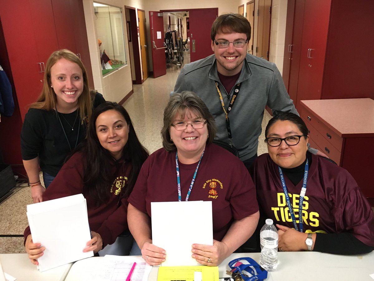 crowe_miller's tweet photo. Thanks @MsDannyHarro and your team for pulling off our First Annual Paint Night. This special evening brought our community together like never before. #realmenpaint #DaleCityRoars #PWCSProud https://t.co/UtlZgOaFp9