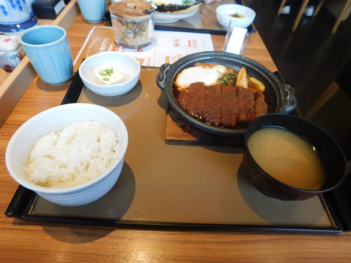 本日のお昼ご飯は彦根のやよい軒の定食を
食べましたよ。

味噌煮込み定食
焼きさば定食

#やよい軒
#お昼ご飯
#味噌煮込み定食
#焼きさば定食

ホームページ
URL  eonet.ne.jp/~aikousa/