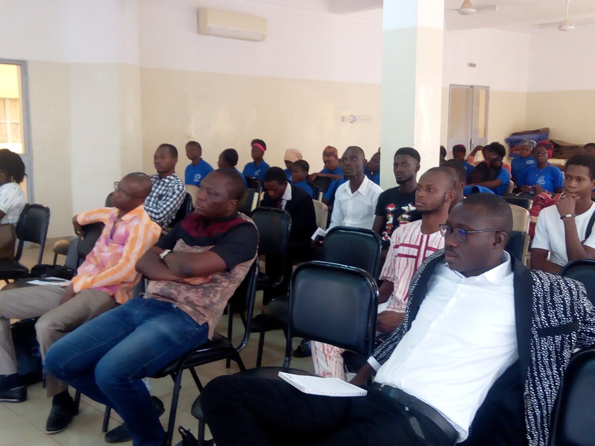 Fespocit_Ouaga's tweet photo. Des études sont disponibles et montrent que le dialogue social actuellement au Burkina Faso est #ineficace
Dr slifou vice président Dialogue social
#Fespocit19 @Usembassyouaga @JklOuaga @ocomar https://t.co/rojsuGUpeF