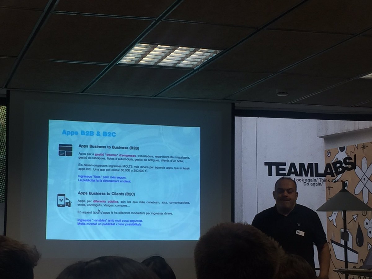BertaRodrigo's tweet photo. Introducing students to the reality of mobile apps market #mschools #mschoolsbootcamp #teamlabs @teamlabs https://t.co/QDFd5mEcC9
