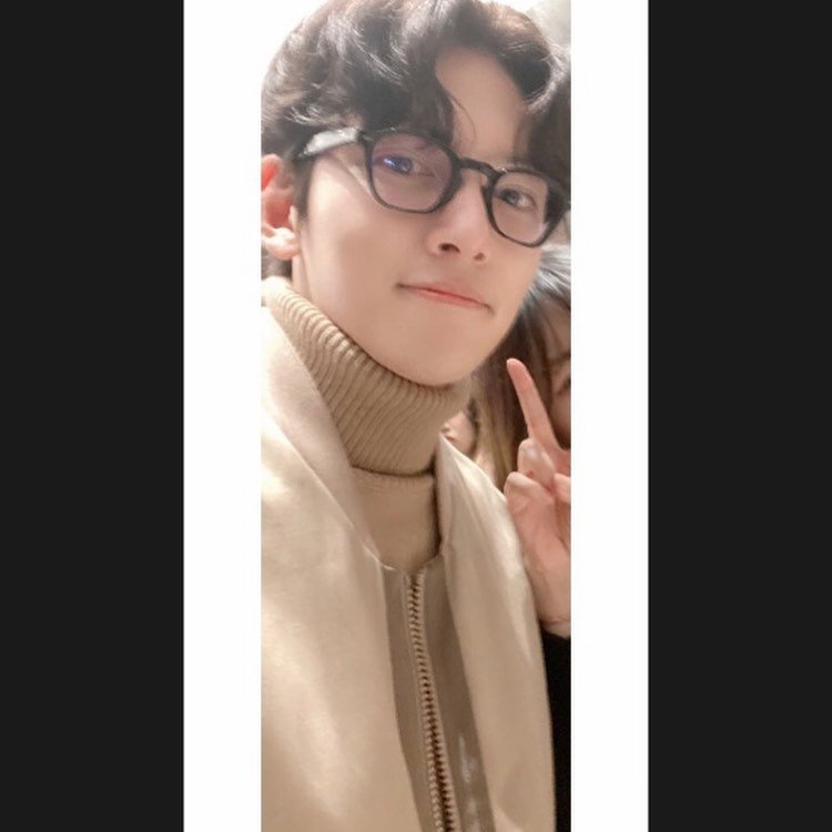 JcwThaiByNaja's tweet photo. (16-11-2019) วันนี้ "จีชางอุค"  #อุคจ๋า ไปร่วมงานแต่งงานค่า หล่อสุดในงาน.คริ.💒

#WedingParty #Guest #Jichangwook

#Repost @sangahkim_

오늘 우리지혜 결혼식 하이라이트 
#지창욱 스케줄때문에 줄알았는데
-
등장하심🤭👍🏻🎊🎉
.
.
.
.
.
.
.
.
.
.
.
.
.
. https://t.co/Q8aaXEGwFc