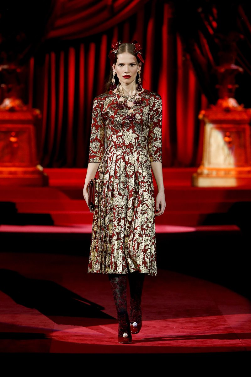 BSpinozzi's tweet photo. ❤D&amp;G❤ Look at the chic proposals for the Christmas parties!  
#DGEleganza #DGFattoAMano #DGSartoria #DGGirlFW20 #DGWomenFW20 #DGHairstyle #DGBijoux #DolceGabbana @dolcegabbana #DolceGabbanaCommunity #DomenicoDolce #StefanoGabbana 
https://t.co/dA3XpuKokL
https://t.co/vGbFyTk2eO https://t.co/LXPh96VEJ6