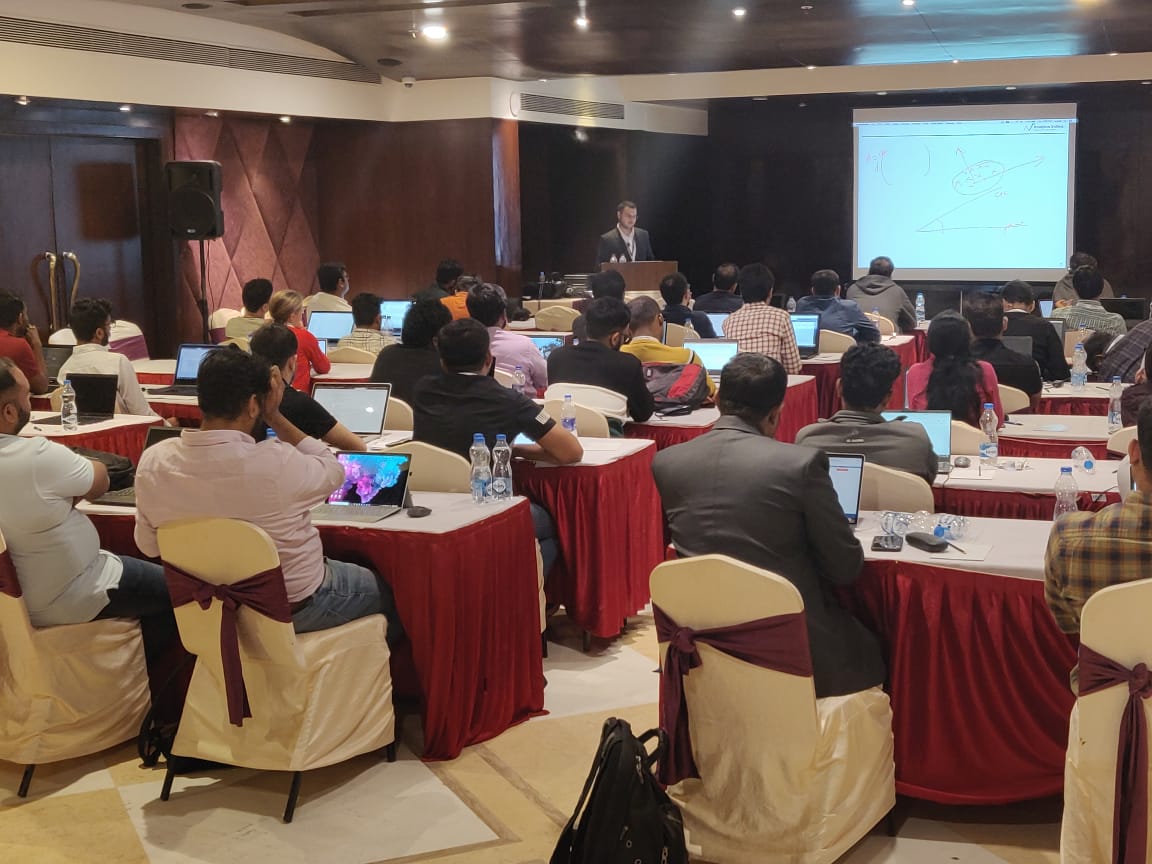 AnalyticsVidhya's tweet image. #DHS2019 Day 4 - Its a packed house as Anand Mishra, in this interesting workshop, is taking up #recommendersystem case studies from different industries, refine the business problem to a #MachineLearning problem and showing how it is scaled up to work for millions of users!
