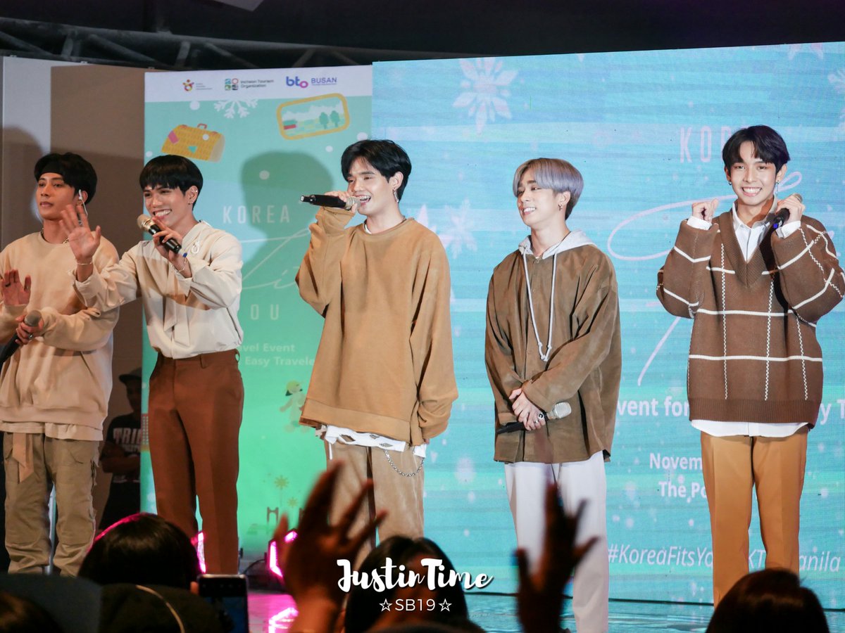 AteDngMahalima's tweet photo. Halaaa ba't di sila nagpalit ng damit from Korea Fits You to KCrew Dance Fest? Natuyuan na sila ng pawis. Baka magkasakit sila. The ate in me is so concerned. Sana nagbaon sila ng extra set of clothes. 

@SB19Official #SB19atKCrewDanceFest
Photos from @AteNgSB19 &amp; @JustinTime_98 https://t.co/20M3ucZS5c