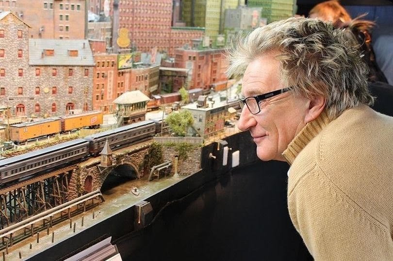 rodstewart's tweet photo. I find beauty in what many people see as ugly -- rugged skyscrapers, beaten-up warehouses. 
Now after almost 3 decades and much speculation, I’m proud to unveil Grand Street and Three Rivers City! https://t.co/ezmQO2SPOE