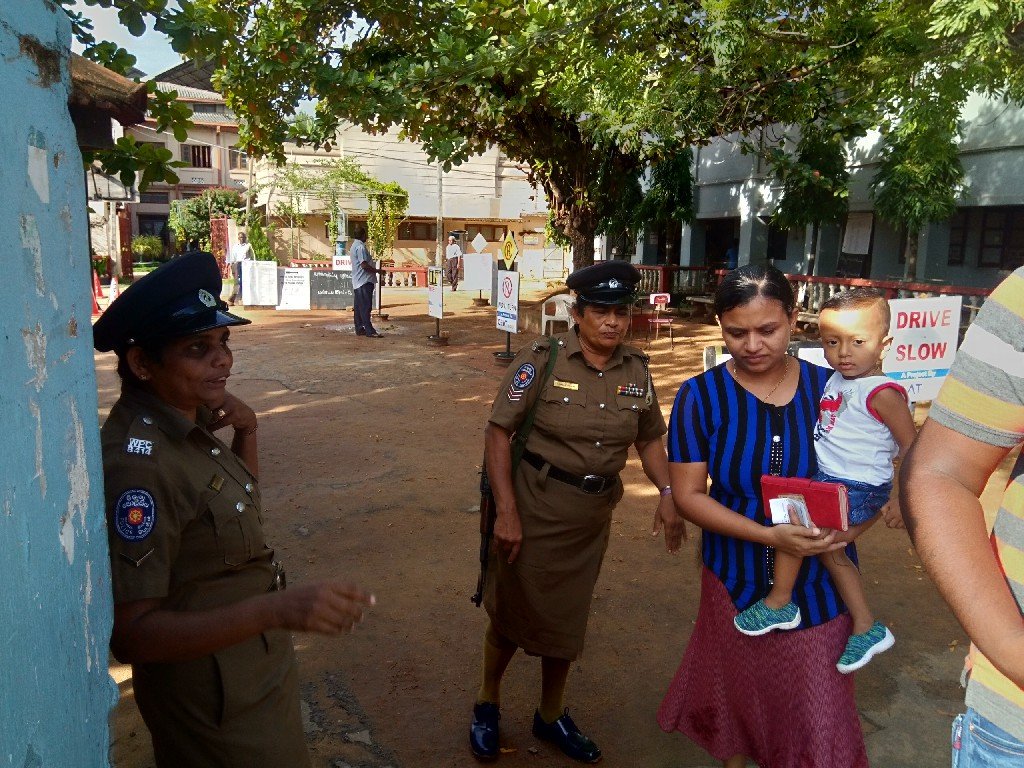 TamilGuardian's tweet photo. Polls close in Sri Lanka, as tens of thousands Tamils cast votes
https://t.co/w41UOvNJHY #lka #srilanka #PresPoll2019 #PresPollSL2019 #PresPoll #tamil #eelam https://t.co/FhVJ4ujGD4