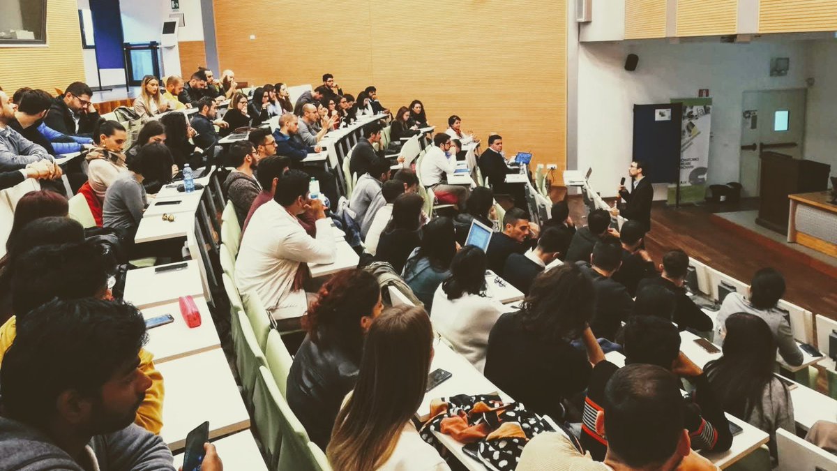 about_big_data's tweet image. Le potenzialità reali dell'attivazione dei Big Data in azienda sono spesso annacquate dai tanti miti che li circondano.
Che piacere enorme parlarne a Lecce con gli studenti e gli amici docenti di @unisalento #bigdata #analytics #managementengineering #ingegneriagestionale