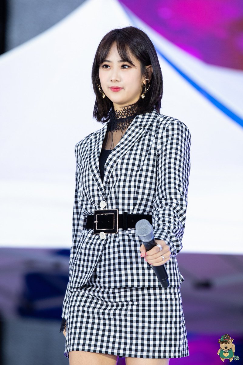 147_Company's tweet photo. [19.11.09] 삼척 가요베스트 직찍 
#강혜연 #혜연 #베스티
@hyeyeon2ya 

HQ : https://t.co/OsHMwOsFBa https://t.co/WEhqs5Pe1z