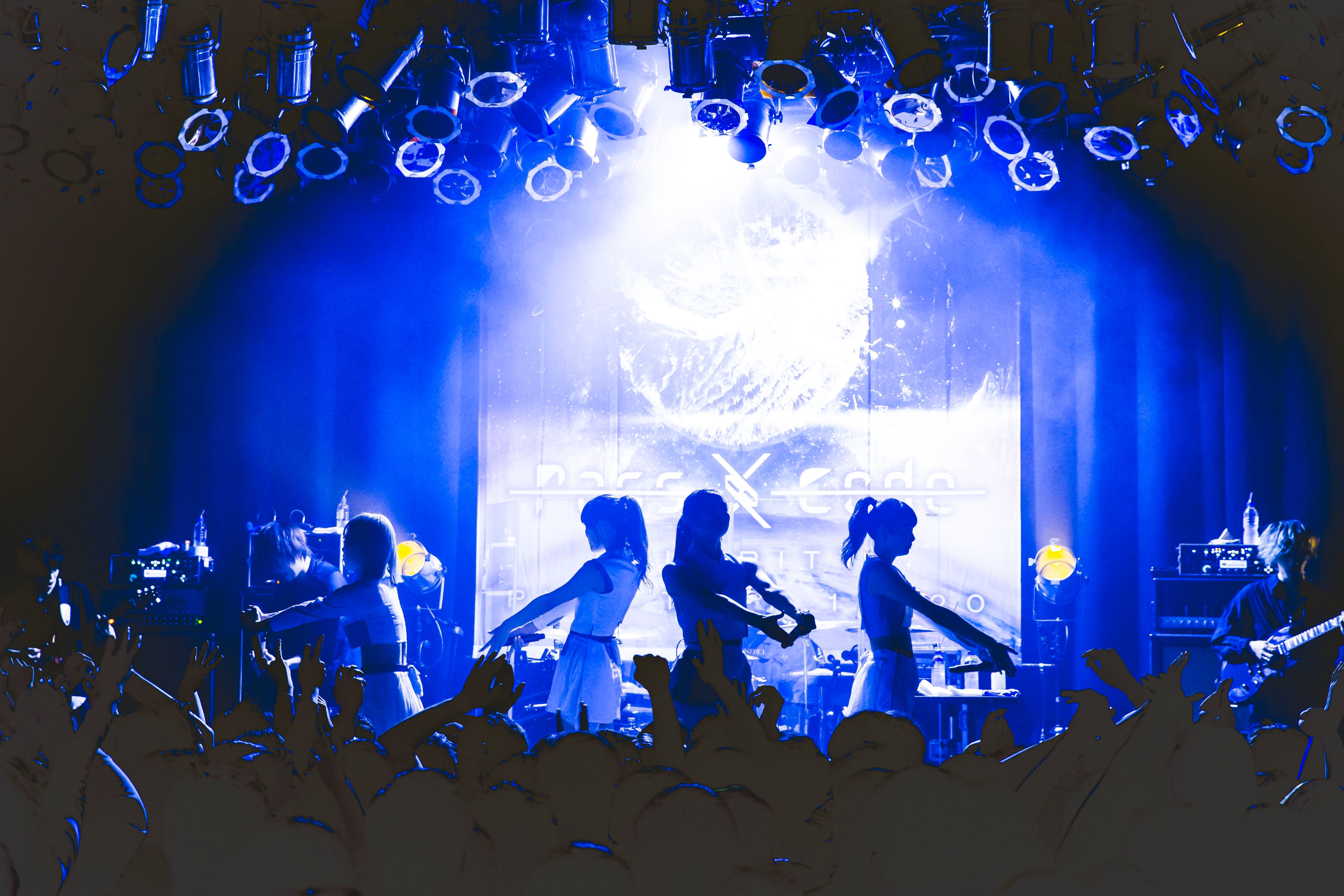 EJfkrFkUcAAPd3G?format=jpg&name=4096x4096