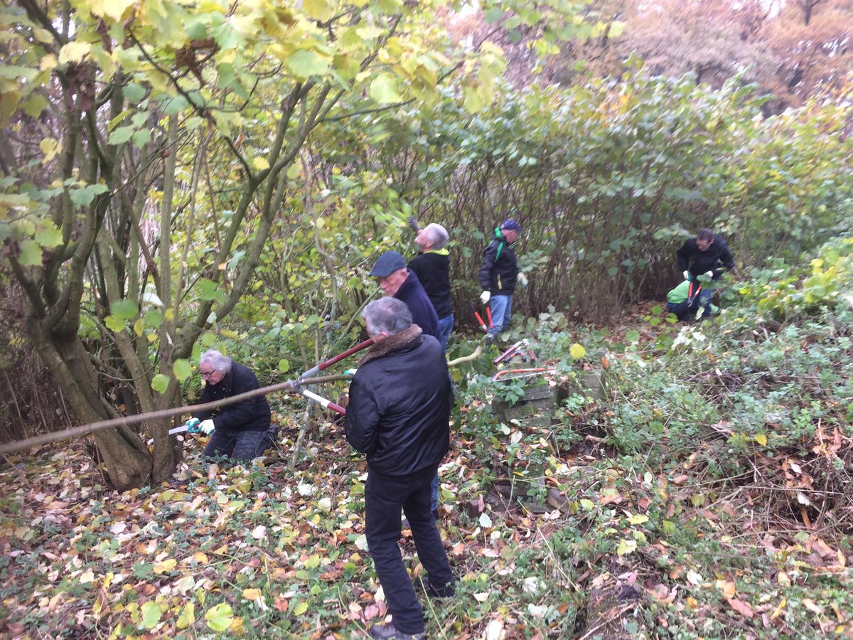 Kennismakingsochtend voor buitenplaatsvrijwilligers op ⁦<a href="/SlotDoddendael/">Slot Doddendael</a>⁩ . Wat een enthousiasme! Aanmelden voor de werkgroep kan via ⁦<a href="/SLGelderland/">Stichting Landschapsbeheer Gelderland</a>⁩