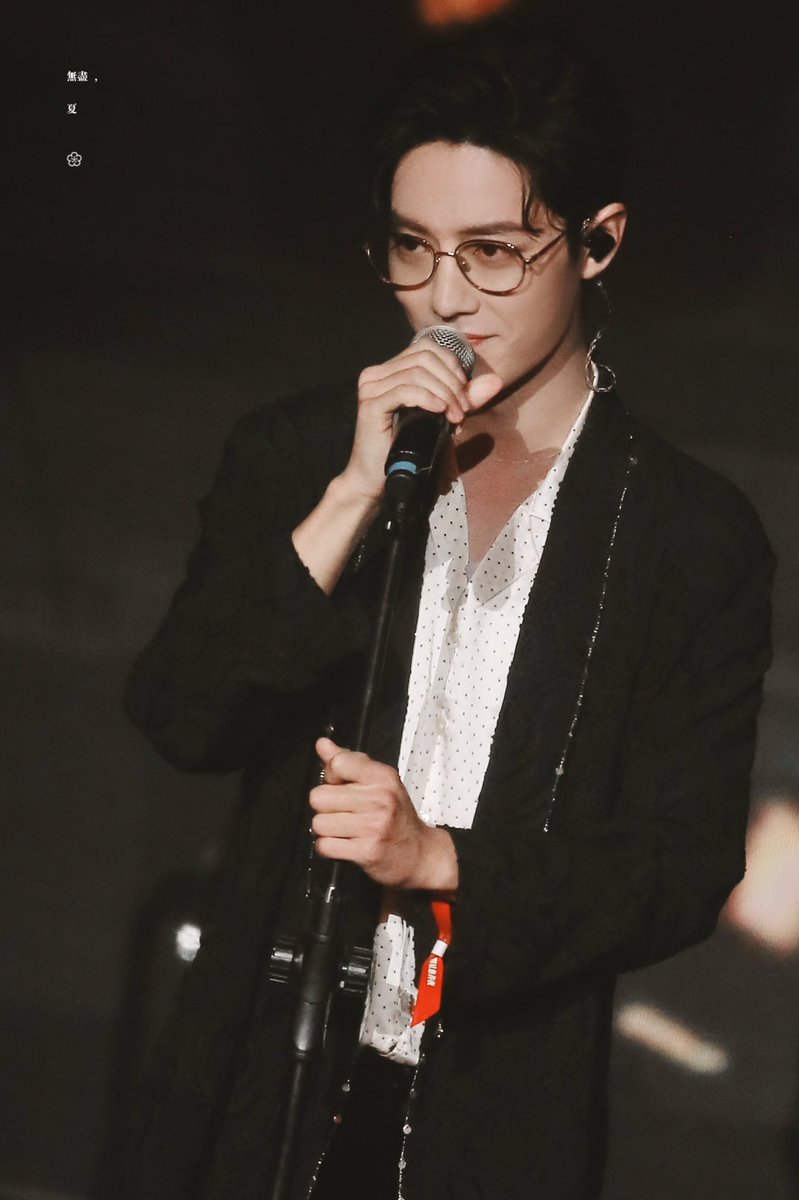 selaseanyw's tweet photo. รูปนี้ชั้นหงายท้องตึงเลย โฮกกกกกกกกก
Cr. 无尽夏·博君一肖 https://t.co/Ncx2uR9xXO