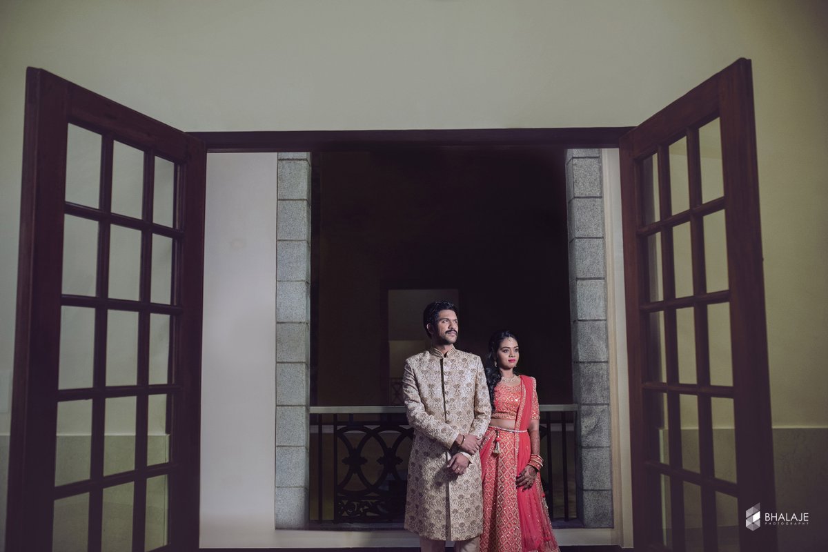 Bhalaje8's tweet photo. The slender dandling decor of the lanky white tuberose flowers provided a luxurious setting. in the background. As the stunning bride swirled and danced, the charming groom afforded an angelic balance.
#Wedding #Reception #Photography #Candid #Moments #Bhalaje https://t.co/SsuQbWR48z