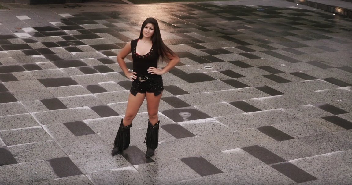 ElexisReigns's tweet photo. This video is a catch don’t let it get away like and share #countrymusic #getoverit #musicvideo https://t.co/rKvoQBVnzy https://t.co/y4dt8LHoOW