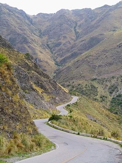 Camino al Filo de las Sierras de los Comechingones. Merlo, San Luis. 💙🇦🇷🍃

Más información del destino con <a href="/TurismoMerlo/">TurismoMerlo</a> 

Gracias Pedro de Vedia por compartir tus fotos 👌