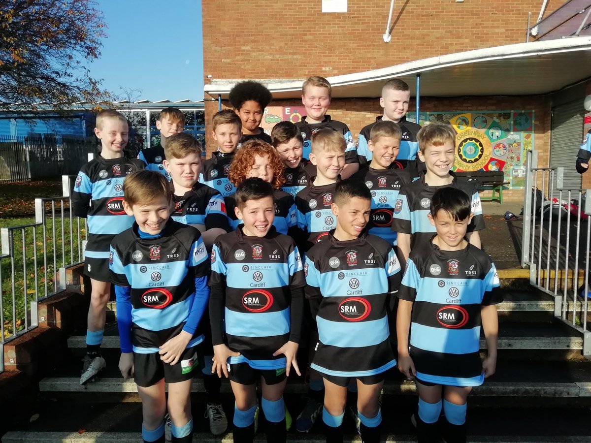 The main jersey on show. It looks good. Thank you to the sponsors