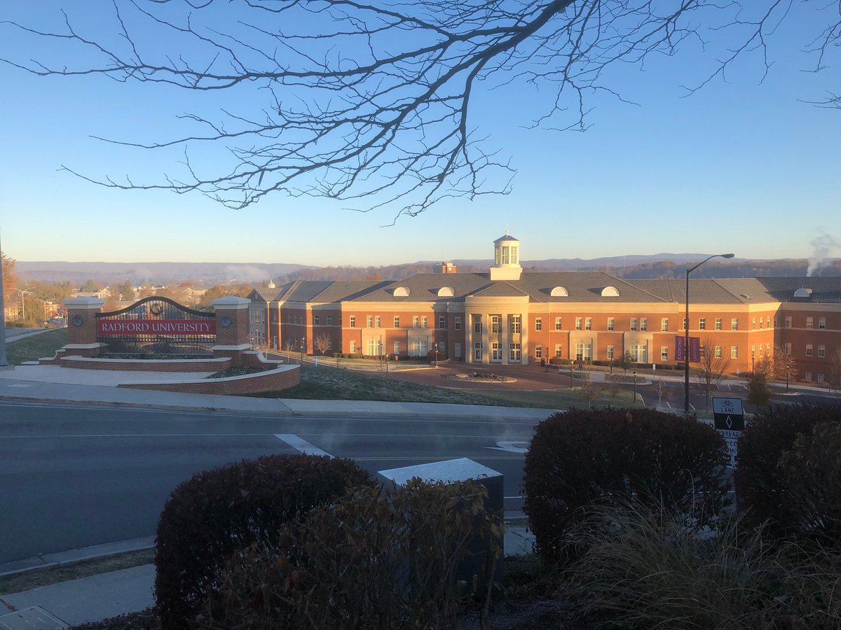 CampusGrace's tweet photo. Filling the food box at #RedDoor &amp; dropping off turkeys for this weeks community Thanksgiving dinner for students &amp; I just had to share this view. Feels like the holidays; so much hope and promise for the future. -Pastor Roger https://t.co/WaBIGTmdLz