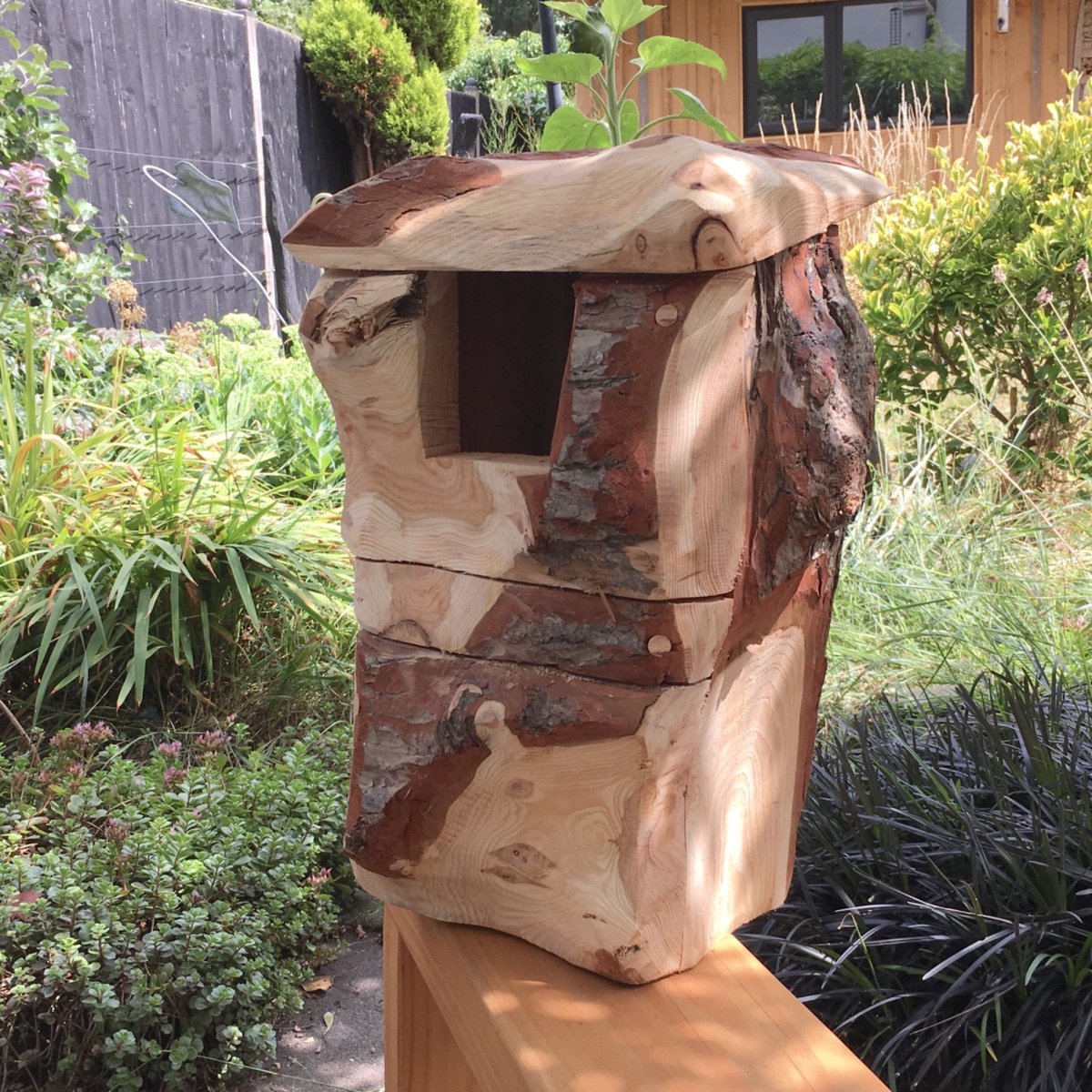 HenBeeGardens's tweet photo. This Owl House was handcarved from local timber.
A durable nesting box designed to provide the perfect nesting site for tawny owls.

https://t.co/dIjalRklvb

 #SaturdayMotivation  #tawnyowl #owls #nestingbox #handcrafted #giftideas #gardens #BirdsOfPrey #birdwatching #etsyshop https://t.co/xmeOkWoY0w