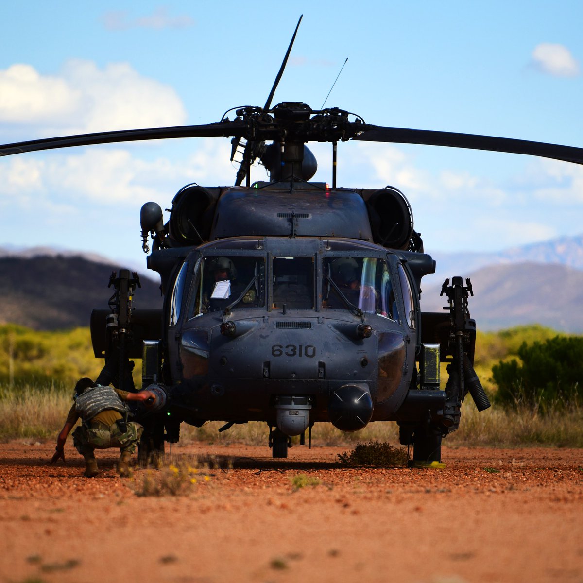 05:00 - 16 lis 2019. http://militarymachine.com/hh-60g-pave-hawk. 