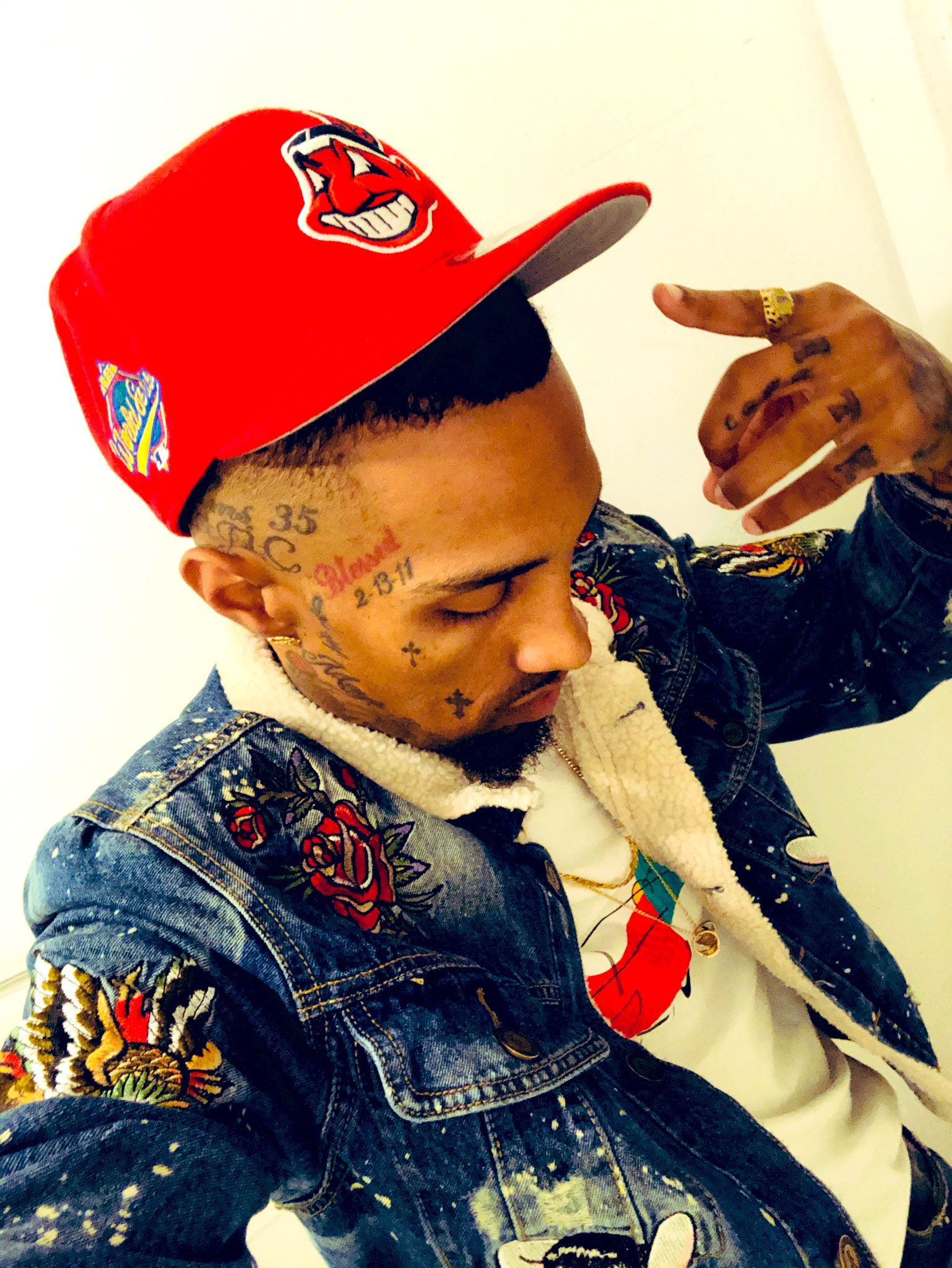 I’ve been doing this flY sHit kiCk baCk lil Dad @SnowGuRb #niggadout #gurbnation https://t.co/Nj4emgi2iR