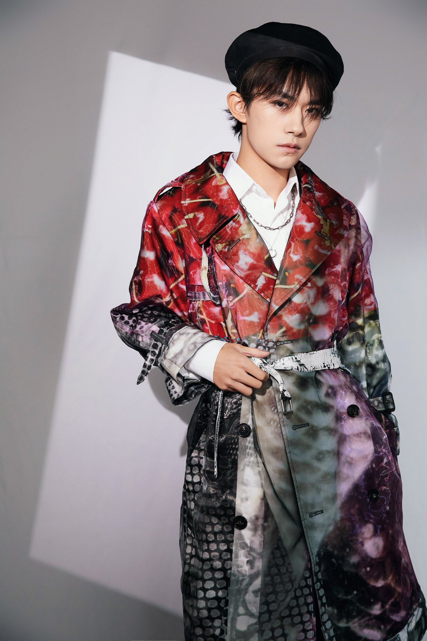 易烊千玺Jackson Yee YouTube频道 on Twitter "The colorful print trench coat