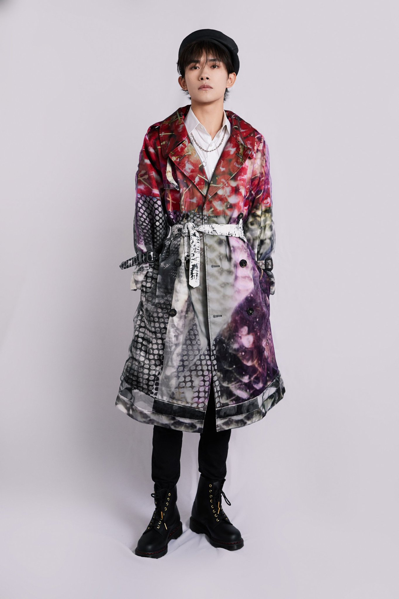 易烊千玺Jackson Yee YouTube频道 on Twitter "The colorful print trench coat